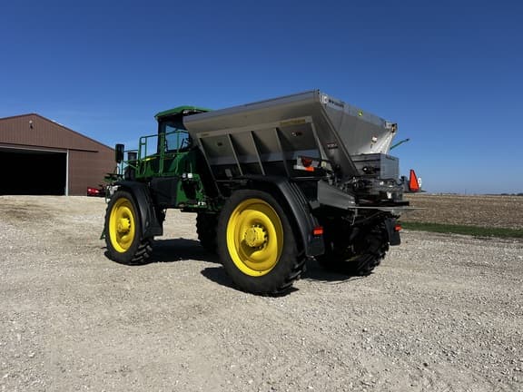 Image of John Deere 600R equipment image 2
