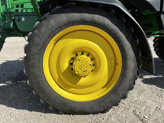 Image of John Deere 600R equipment image 4