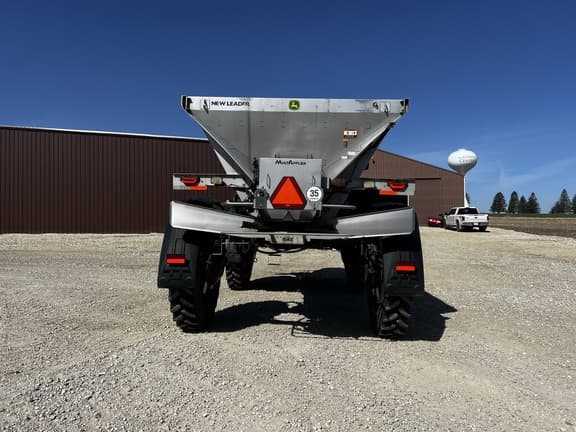 Image of John Deere 600R equipment image 3