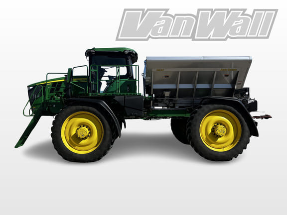 2022 John Deere 600R Equipment Image0
