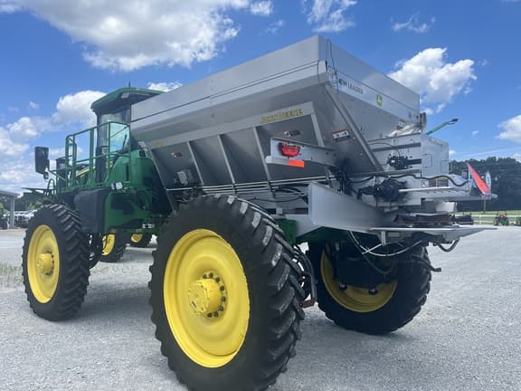 Image of John Deere 600R equipment image 4