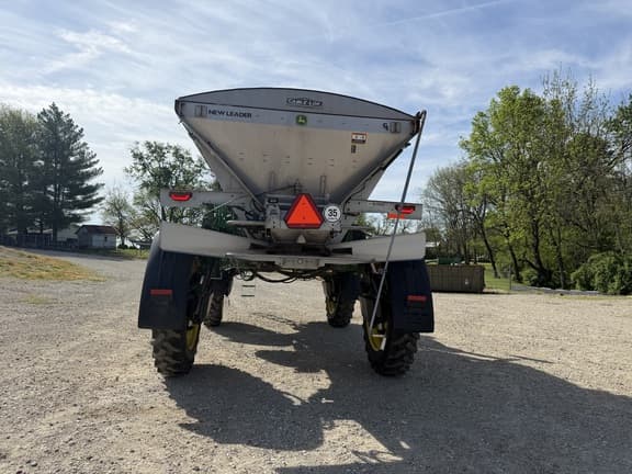 Image of John Deere 600R equipment image 2