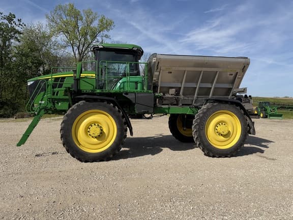 Image of John Deere 600R equipment image 1