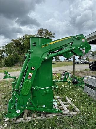 Image of John Deere 600R equipment image 1