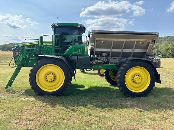 Image of John Deere 600R equipment image 1