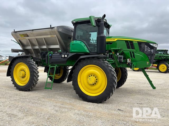 Image of John Deere 600R equipment image 1