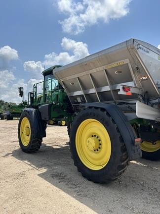 Image of John Deere 600R equipment image 1