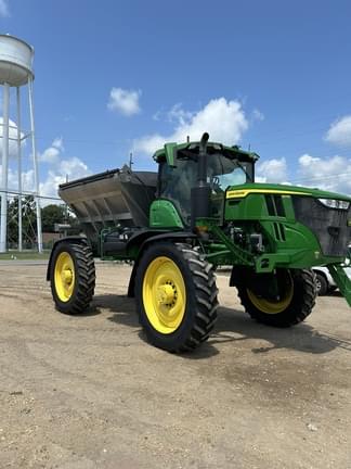 Image of John Deere 600R equipment image 4
