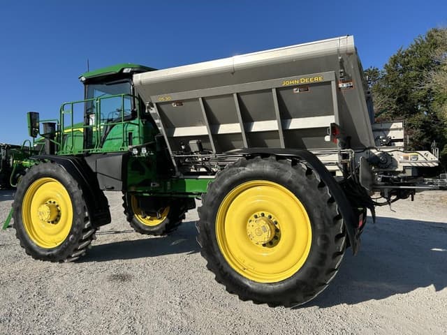 Image of John Deere 600R equipment image 4