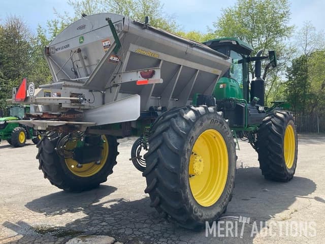 Image of John Deere 600R equipment image 4