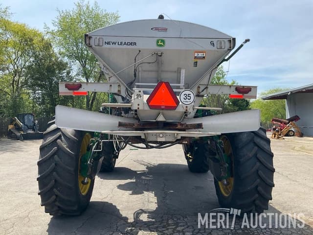 Image of John Deere 600R equipment image 3