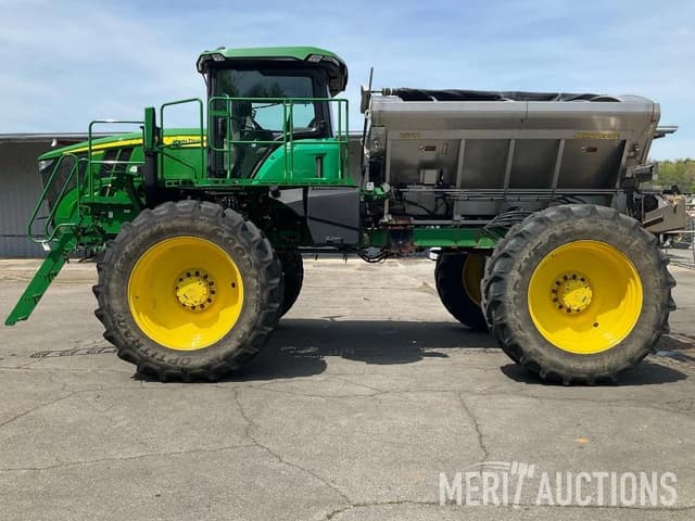 Image of John Deere 600R equipment image 1