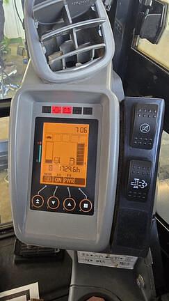 Image of John Deere 60G equipment image 4