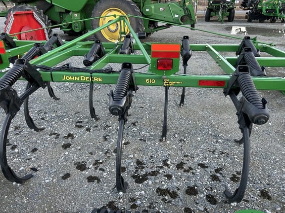 Main image John Deere 610