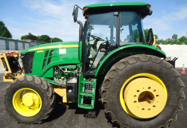 Image of John Deere 6105E equipment image 2