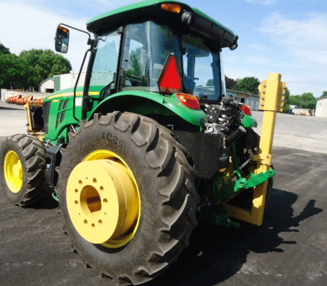 Image of John Deere 6105E equipment image 3