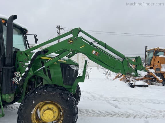 Image of John Deere 6105E equipment image 3