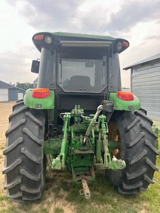 Image of John Deere 6105E equipment image 4