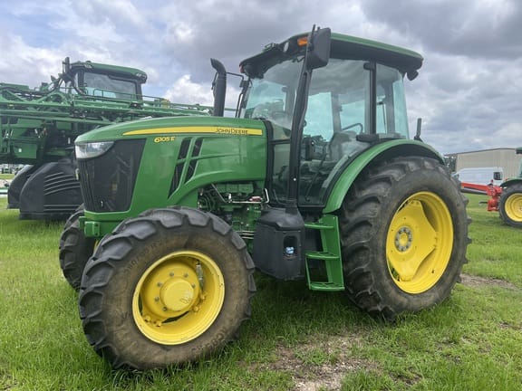 2022 John Deere 6105E Equipment Image0