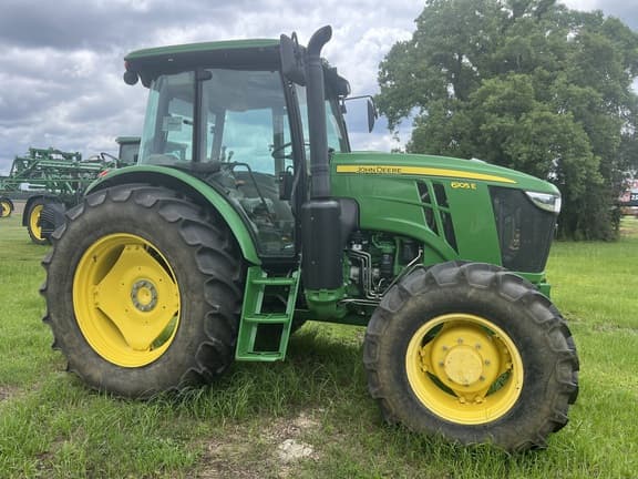 Image of John Deere 6105E equipment image 1