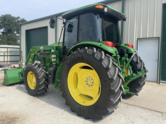 Image of John Deere 6105E equipment image 4