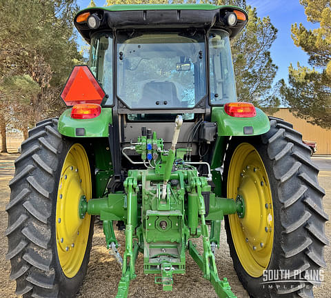 Image of John Deere 6105E equipment image 3