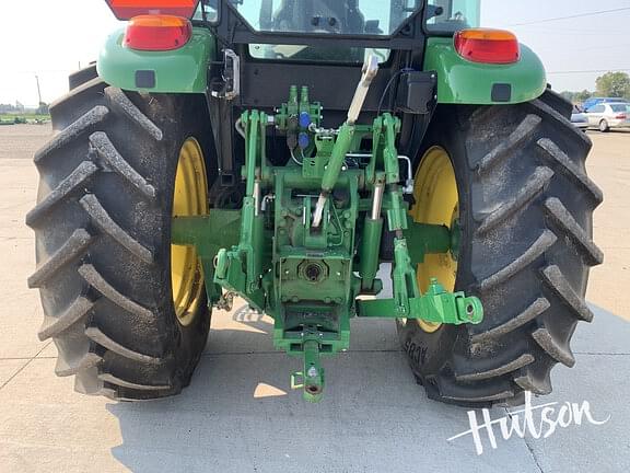 Image of John Deere 6105E equipment image 4