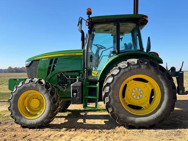 Image of John Deere 6105E equipment image 3