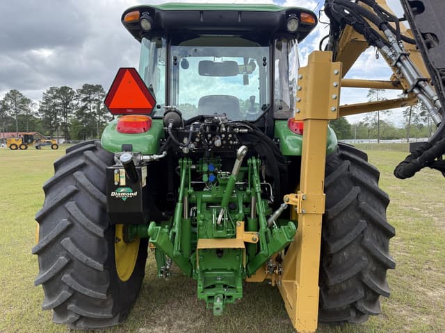 Image of John Deere 6105E equipment image 4