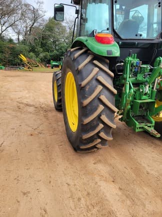 Image of John Deere 6105E equipment image 2