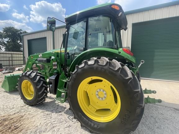 Image of John Deere 6105E equipment image 4
