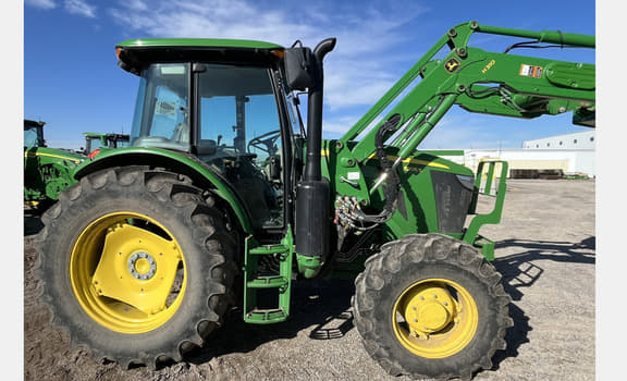 Image of John Deere 6105E equipment image 2