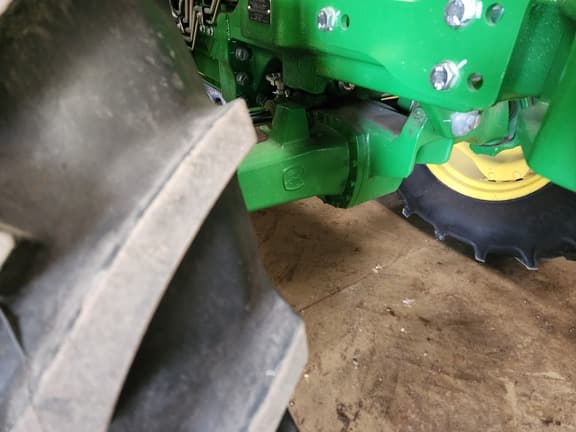 Image of John Deere 6105E equipment image 1