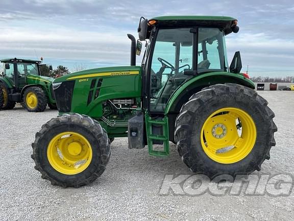 Image of John Deere 6105E equipment image 3