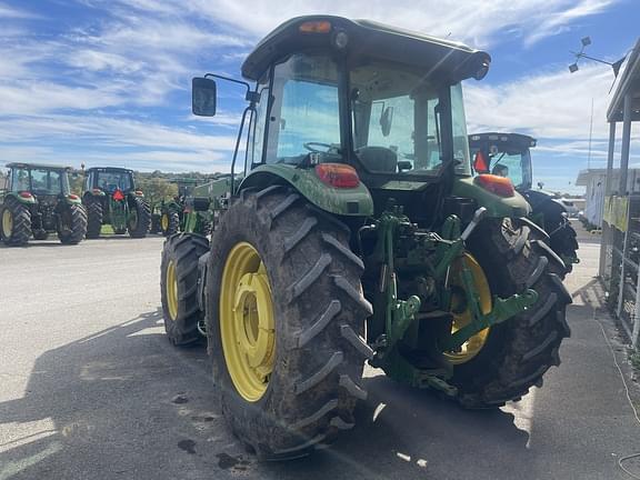 Image of John Deere 6105E equipment image 3