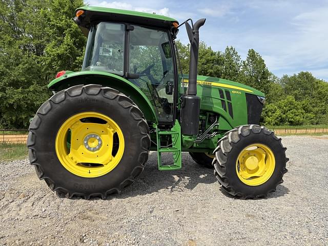 Image of John Deere 6105E equipment image 3