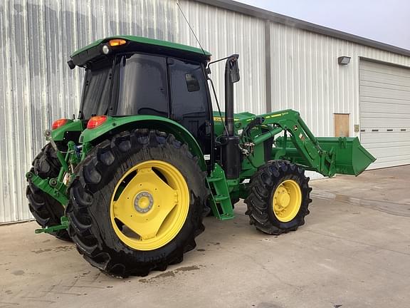 Image of John Deere 6105E equipment image 4