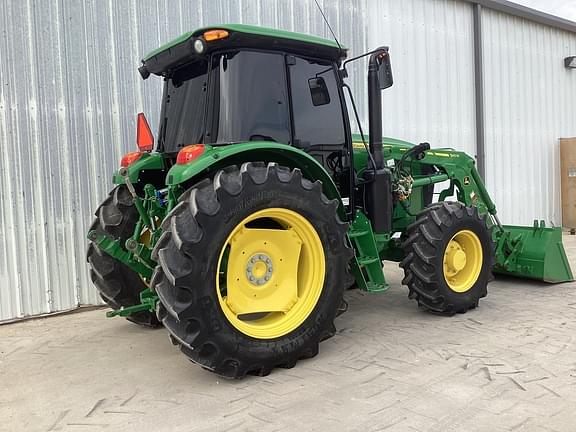 Image of John Deere 6105E equipment image 4