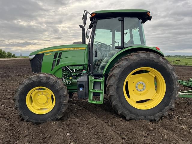 Image of John Deere 6105E equipment image 2