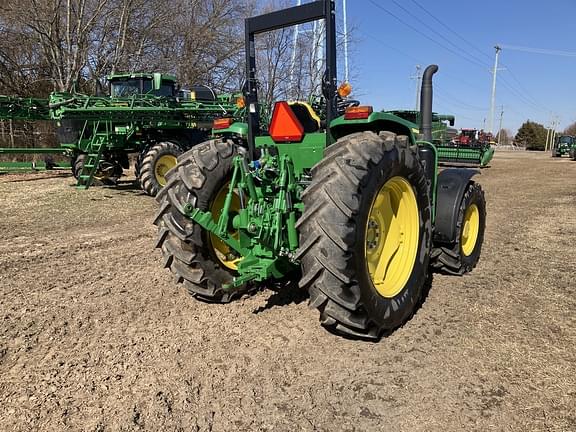 Image of John Deere 6105E equipment image 3