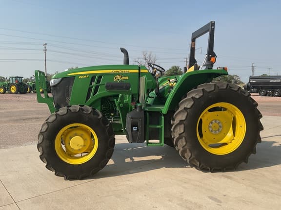 Image of John Deere 6105E equipment image 2