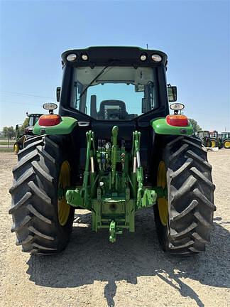 Image of John Deere 6110M equipment image 4