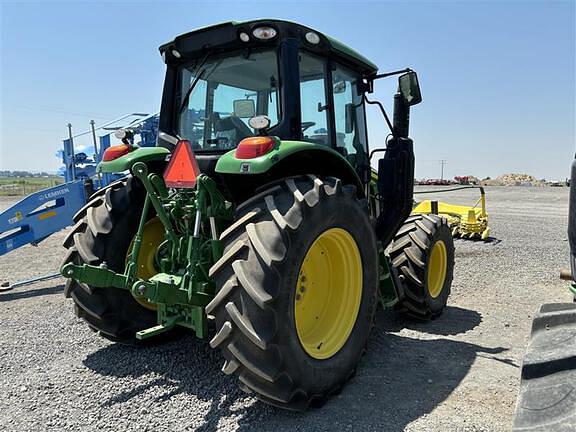 Image of John Deere 6110M equipment image 3