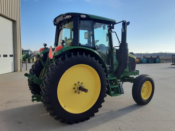 Image of John Deere 6110M equipment image 2