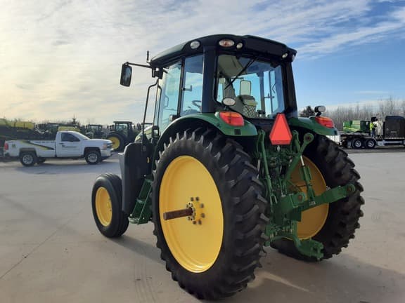 Image of John Deere 6110M equipment image 3