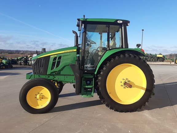 Image of John Deere 6110M equipment image 1