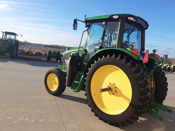 Image of John Deere 6110M equipment image 4