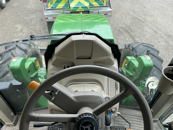 Image of John Deere 6110M equipment image 2