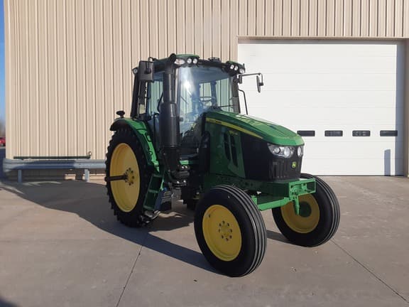 Image of John Deere 6110M equipment image 1
