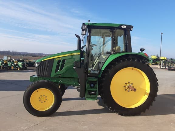 Image of John Deere 6110M equipment image 2